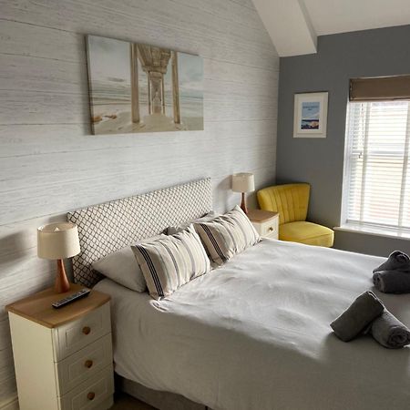 Stylish Tenby Apartment, Great Location, Parking מראה חיצוני תמונה