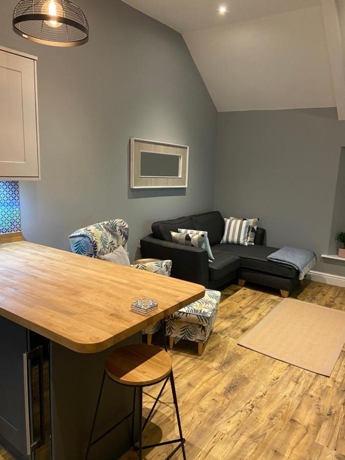 Stylish Tenby Apartment, Great Location, Parking מראה חיצוני תמונה