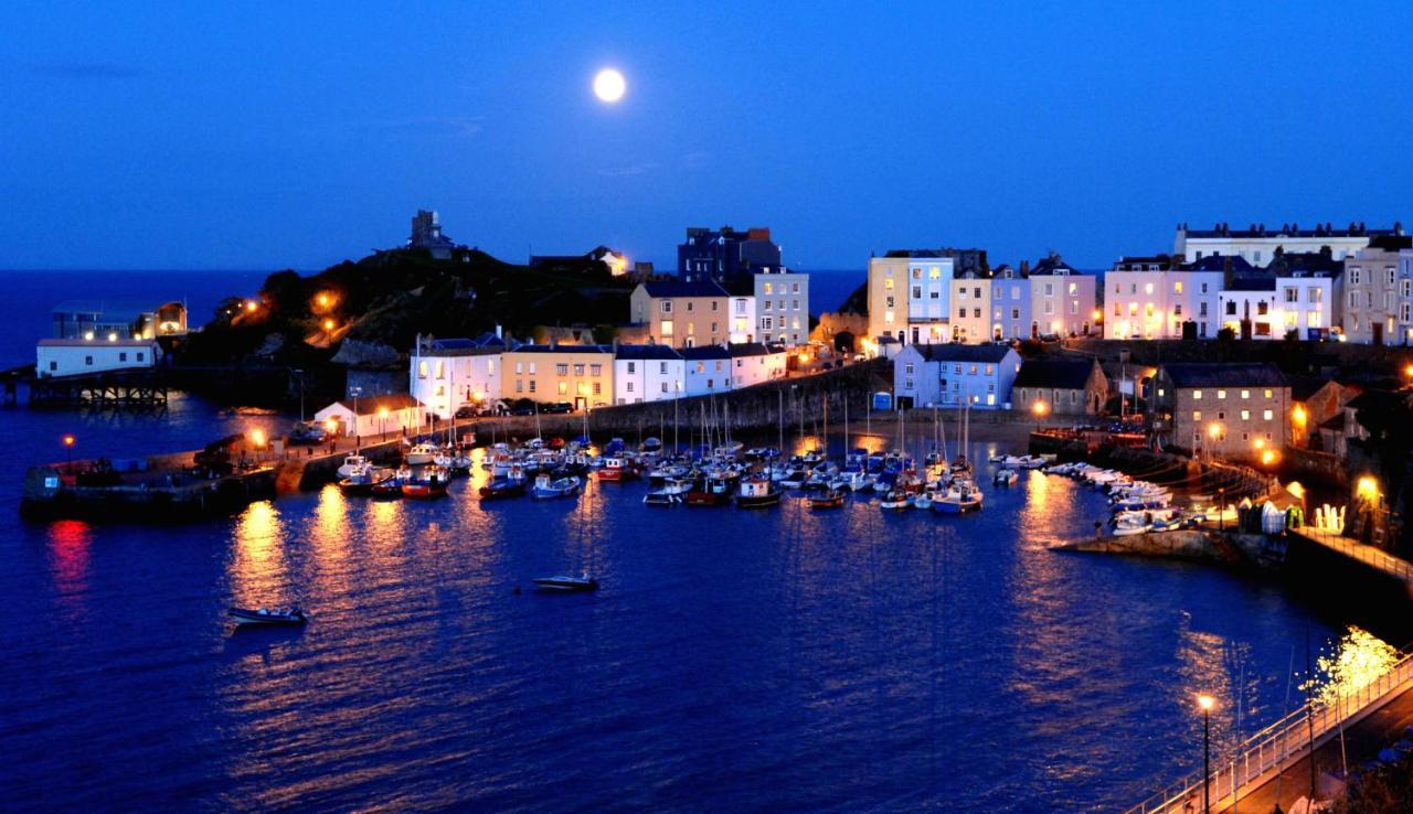 Stylish Tenby Apartment, Great Location, Parking מראה חיצוני תמונה